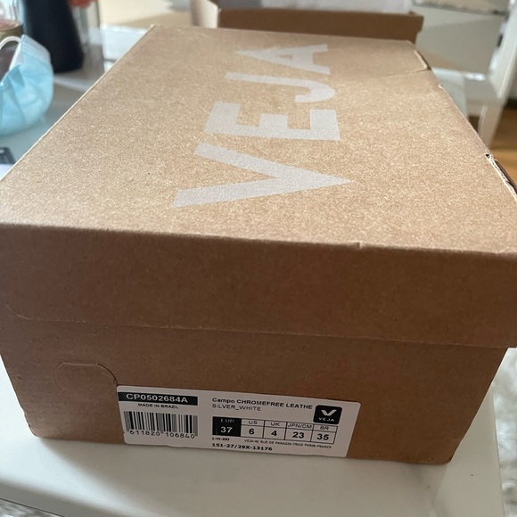 VEJA Campo Chromefree Sneakers in Silver White - Picture 2 of 5